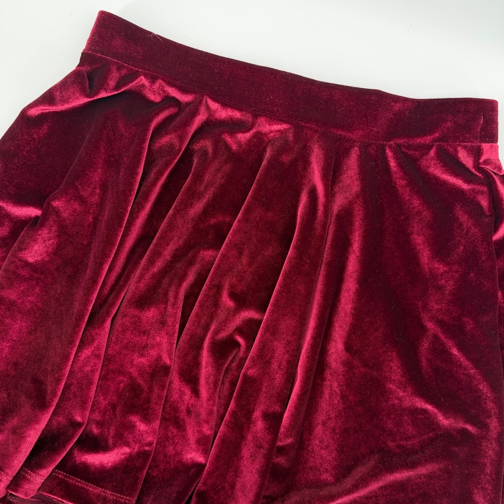 Spirit Halloween Velvet Skater Skirt Burgundy Womens medium‎